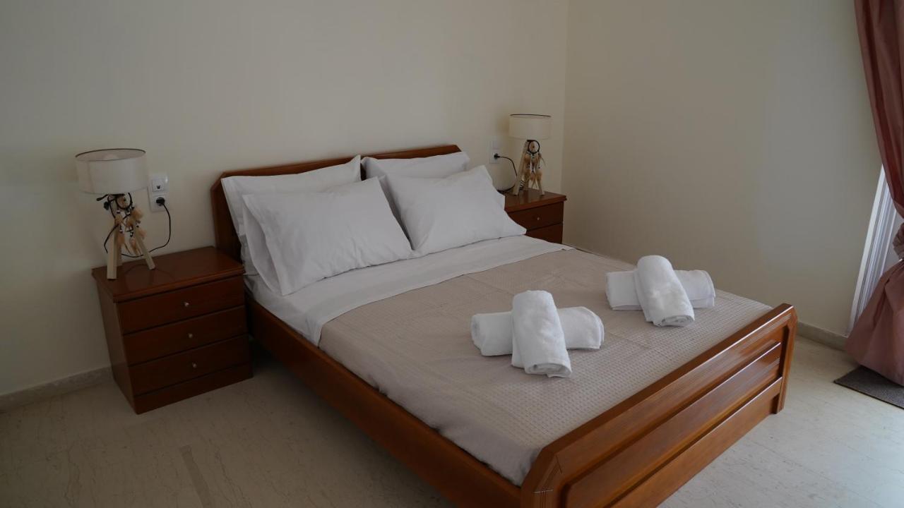 Km Beach View Apartment Chania  Bagian luar foto