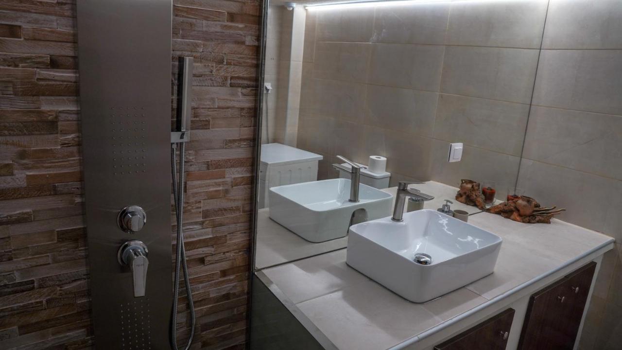 Km Beach View Apartment Chania  Bagian luar foto